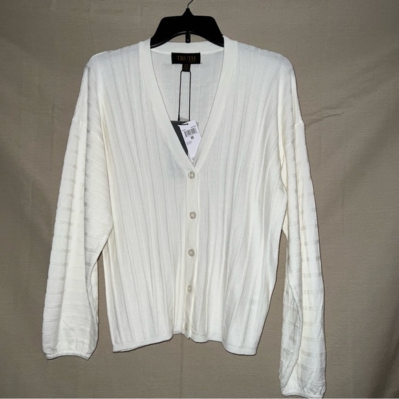 Authentic  NWT - Picture 2 of 5